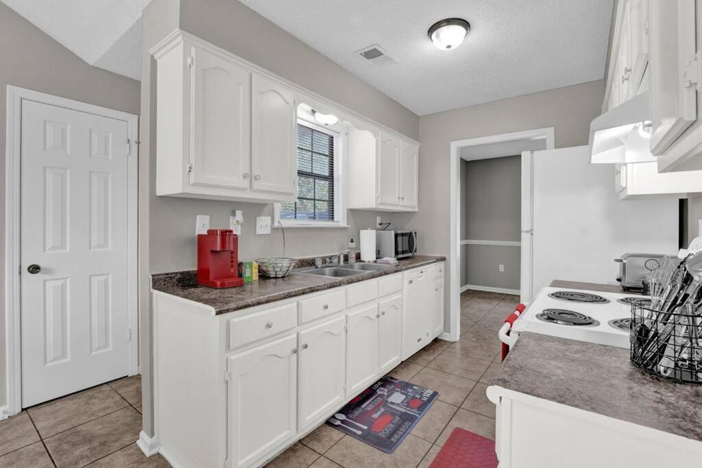 Glamorous 3Br 2Ba House W/ Large Fenced Backyard Memphis Exterior photo
