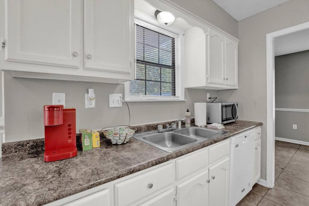Glamorous 3Br 2Ba House W/ Large Fenced Backyard Memphis Exterior photo