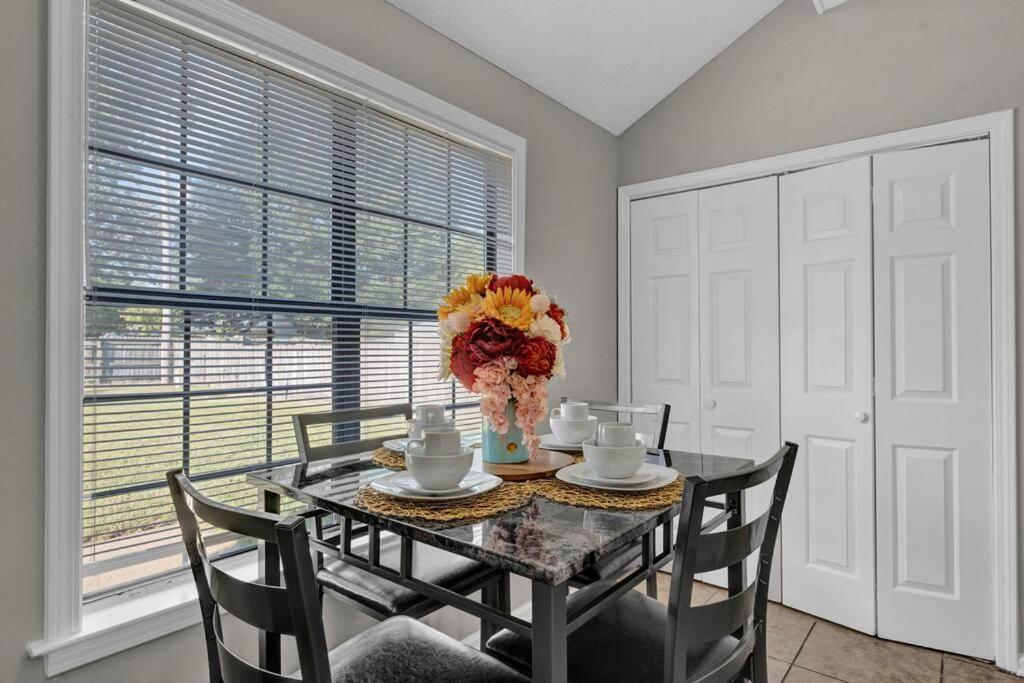 Glamorous 3Br 2Ba House W/ Large Fenced Backyard Memphis Exterior photo
